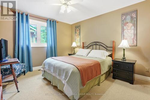 25 Grand Forest Drive, Barrie, ON - Indoor Photo Showing Bedroom