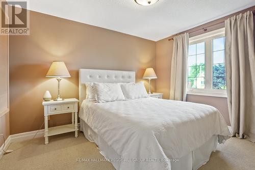 25 Grand Forest Drive, Barrie, ON - Indoor Photo Showing Bedroom