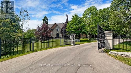 32 Daleview Court, Vaughan, ON - Outdoor