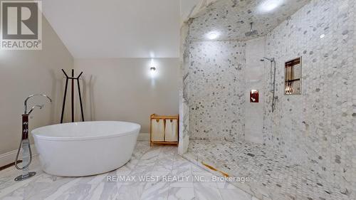 32 Daleview Court, Vaughan, ON - Indoor Photo Showing Bathroom