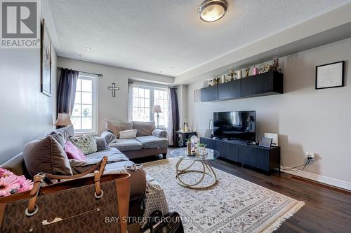 9958 Mccowan Road, Markham, ON - Indoor Photo Showing Living Room