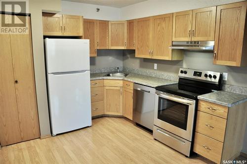 901 405 5Th Avenue N, Saskatoon, SK - Indoor Photo Showing Kitchen