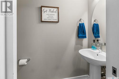 220 Wall Street, Dalmeny, SK - Indoor Photo Showing Bathroom