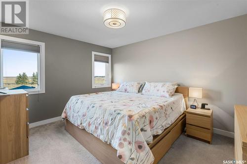 220 Wall Street, Dalmeny, SK - Indoor Photo Showing Bedroom