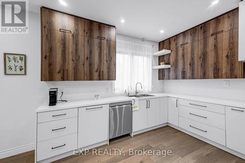 20817 Mccowan Road, East Gwillimbury, ON - Indoor Photo Showing Kitchen