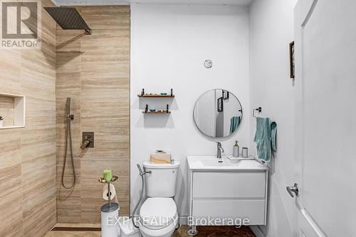 20817 Mccowan Road, East Gwillimbury, ON - Indoor Photo Showing Bathroom