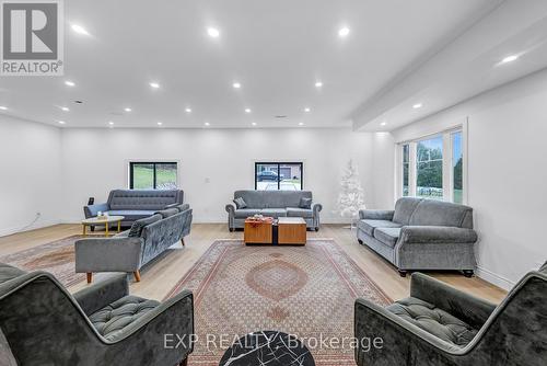 20817 Mccowan Road, East Gwillimbury, ON - Indoor Photo Showing Other Room