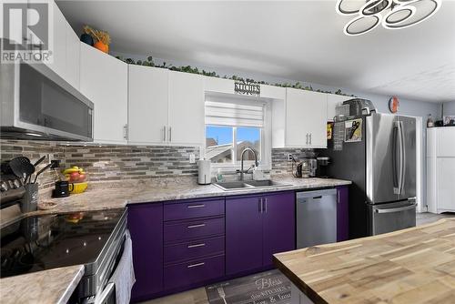 19 St. Joseph Street, St. Charles, ON - Indoor Photo Showing Kitchen