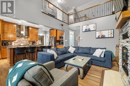 8 Nicholas Place, Paradise, NL - Indoor Photo Showing Living Room