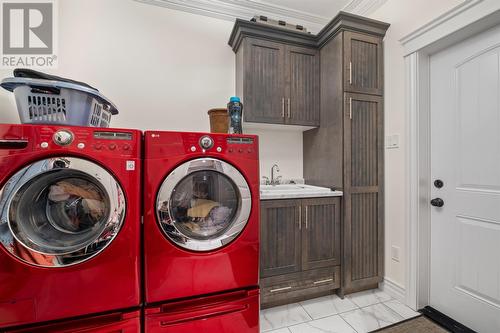 8 Nicholas Place, Paradise, NL - Indoor Photo Showing Laundry Room