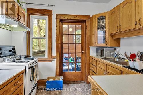 633 Downie Street, Peterborough (Downtown), ON - Indoor Photo Showing Kitchen