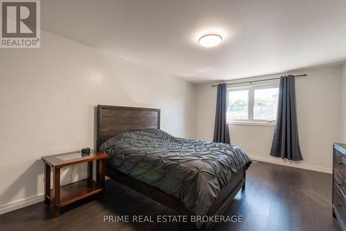 696 Barclay Place, London, ON - Indoor Photo Showing Bedroom