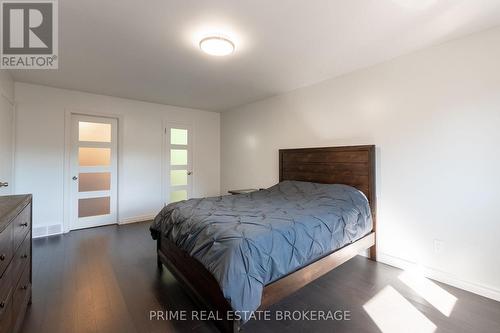 696 Barclay Place, London, ON - Indoor Photo Showing Bedroom