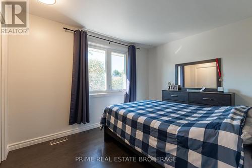 696 Barclay Place, London, ON - Indoor Photo Showing Bedroom