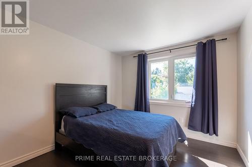 696 Barclay Place, London, ON - Indoor Photo Showing Bedroom