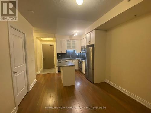 603B - 9090 Yonge Street, Richmond Hill, ON - Indoor Photo Showing Kitchen