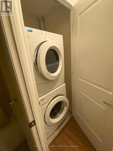 603B - 9090 Yonge Street, Richmond Hill, ON - Indoor Photo Showing Laundry Room