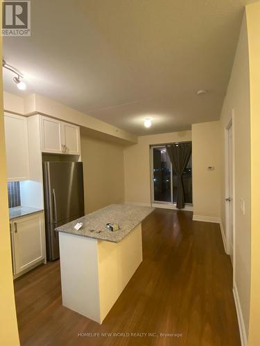 603B - 9090 Yonge Street, Richmond Hill, ON - Indoor Photo Showing Kitchen