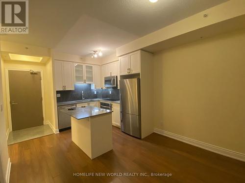 603B - 9090 Yonge Street, Richmond Hill, ON - Indoor Photo Showing Kitchen