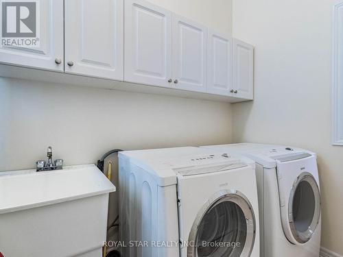 2 Lourakis Street, Richmond Hill, ON - Indoor Photo Showing Laundry Room