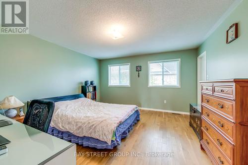 2117 Glenfield Road, Oakville, ON - Indoor Photo Showing Bedroom