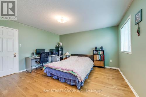 2117 Glenfield Road, Oakville, ON - Indoor Photo Showing Bedroom