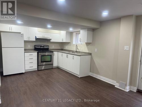 Bsmt - 1 Marlborough Street, Brampton, ON - Indoor Photo Showing Kitchen