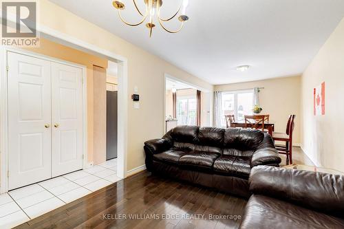 120 Peachwood Crescent E, Hamilton, ON - Indoor Photo Showing Living Room