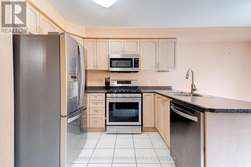 120 Peachwood Crescent E, Hamilton, ON - Indoor Photo Showing Kitchen With Double Sink