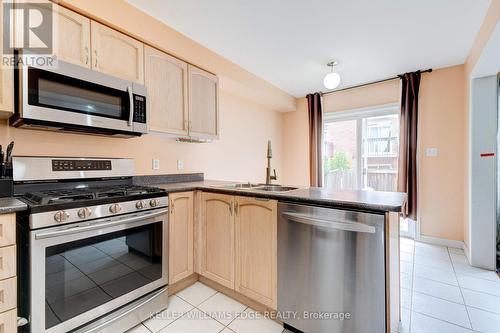 120 Peachwood Crescent E, Hamilton, ON - Indoor Photo Showing Kitchen With Double Sink