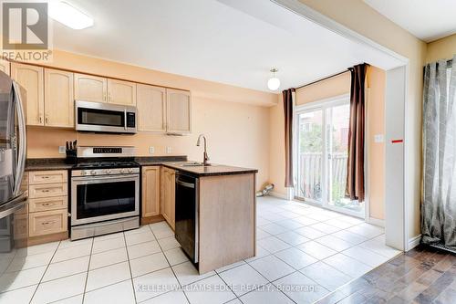 120 Peachwood Crescent E, Hamilton, ON - Indoor Photo Showing Kitchen