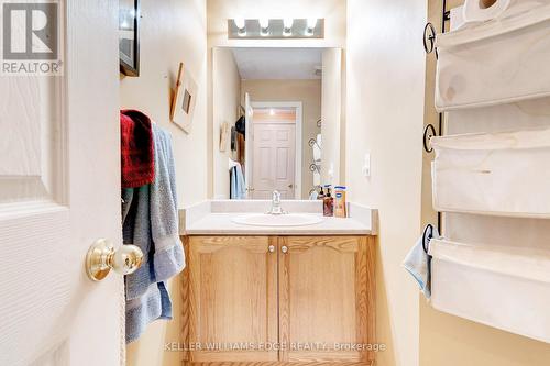 120 Peachwood Crescent E, Hamilton, ON - Indoor Photo Showing Bathroom