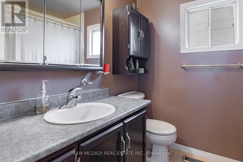 35 Parkland Crescent, Kitchener, ON - Indoor Photo Showing Bathroom