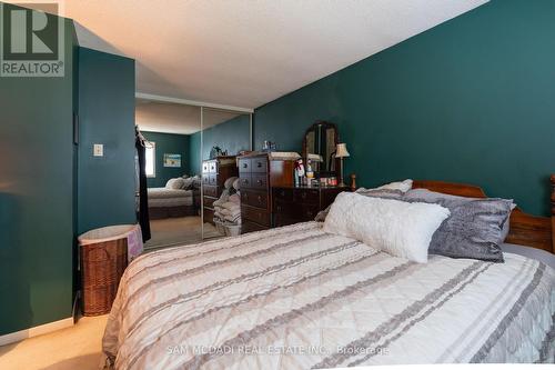 35 Parkland Crescent, Kitchener, ON - Indoor Photo Showing Bedroom