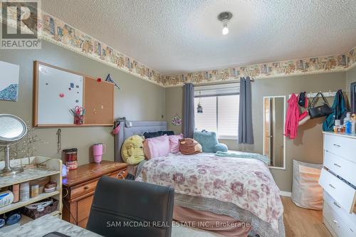 35 Parkland Crescent, Kitchener, ON - Indoor Photo Showing Bedroom