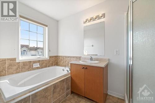 235 Rolling Meadow Crescent, Ottawa, ON - Indoor Photo Showing Bathroom