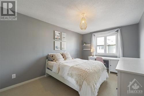 235 Rolling Meadow Crescent, Ottawa, ON - Indoor Photo Showing Bedroom