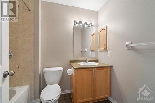 235 Rolling Meadow Crescent, Ottawa, ON - Indoor Photo Showing Bathroom