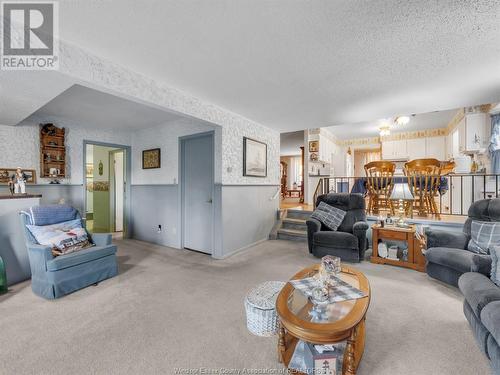 1219 Nottingham, Kingsville, ON - Indoor Photo Showing Living Room