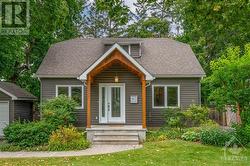 241 PLEASANT PARK ROAD  Ottawa, ON K1H 5M4