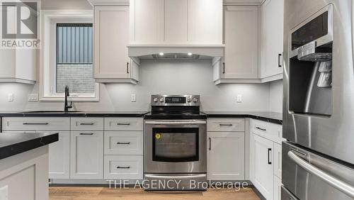 30 Hare Street, Norfolk, ON - Indoor Photo Showing Kitchen With Upgraded Kitchen