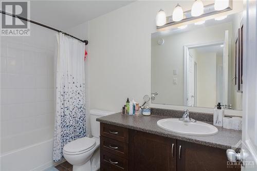 110 Lindenshade Drive Unit#B, Ottawa, ON - Indoor Photo Showing Bathroom