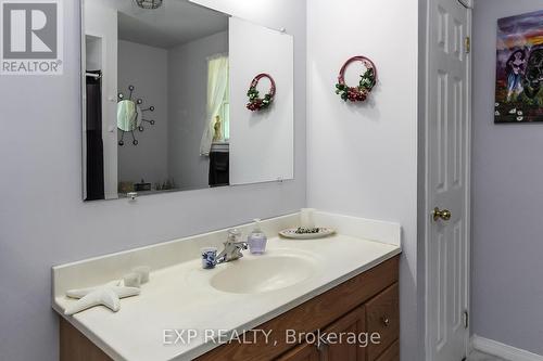 225 39Th Street, Wasaga Beach, ON - Indoor Photo Showing Bathroom