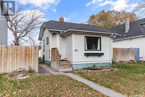 1017 7Th Street E, Saskatoon, SK - Outdoor