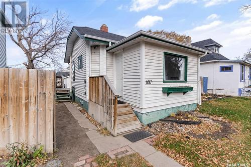 1017 7Th Street E, Saskatoon, SK - Outdoor