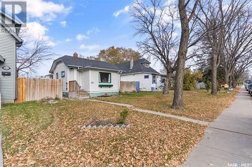 1017 7Th Street E, Saskatoon, SK - Outdoor