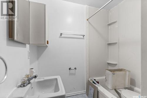 1017 7Th Street E, Saskatoon, SK - Indoor Photo Showing Bathroom