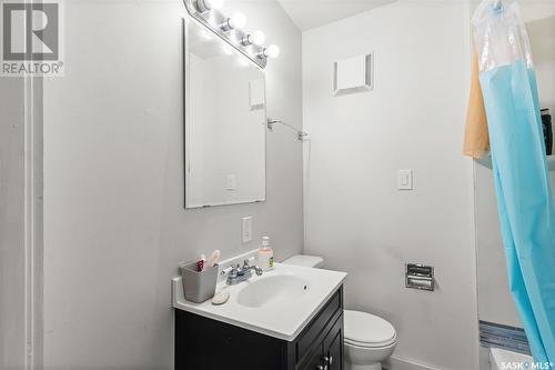 1017 7Th Street E, Saskatoon, SK - Indoor Photo Showing Bathroom