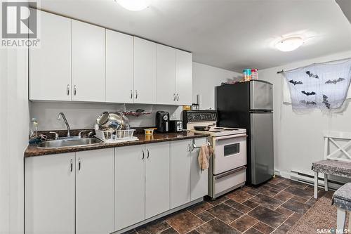 1017 7Th Street E, Saskatoon, SK - Indoor Photo Showing Kitchen