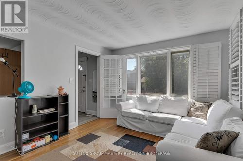 715 Brock Street, Kingston (Central City East), ON - Indoor Photo Showing Living Room